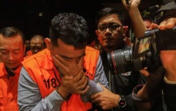 Pemilik Blueray Cargo John Field Menyerahkan Diri ke KPK