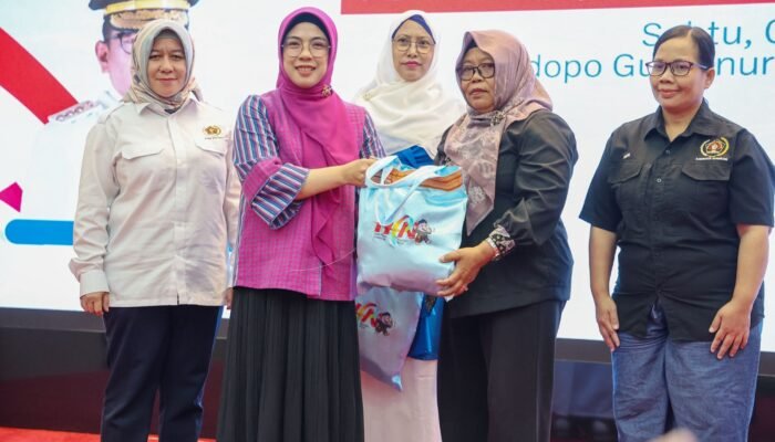 Ketum PWI Sebut Wartawati Lebih Luwes Menembus Narasumber