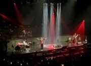 Lagu Tinggal Sehari Awali Konser KLa Project