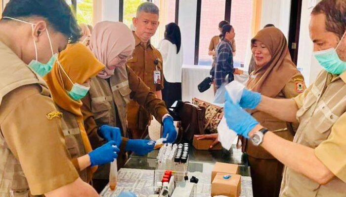 ‎UPTD Balai Laboratorium Kesehatan Kalsel Lakukan Pemeriksaan Food Safety pada Forum Konsultasi Publik