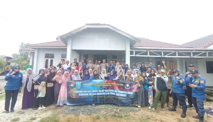 Warga Pandan Sari Dibekali Edukasi Cegah Kebakaran [] Damkar Banjar Tekankan Pentingnya Penanganan Awal