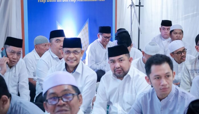 Pimpinan DPRD Kalsel Hadiri Momentum Haul dan Buka Puasa, Pimpinan DPRD Kalsel Ajak Teladani Pengabdian Almarhum 3 IMG 20260221 WA0036 1