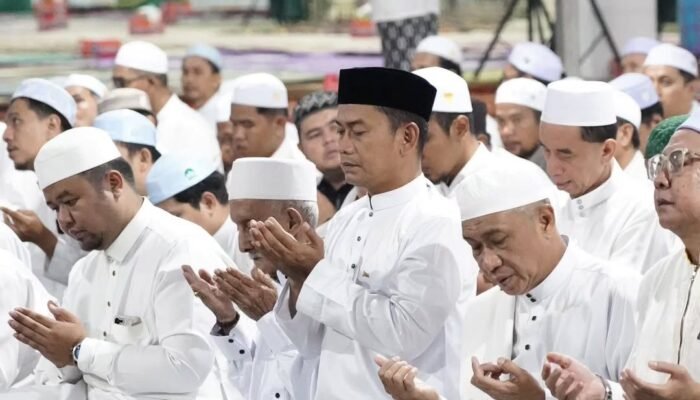 Wali Kota Banjarmasin Hadiri Haul ke-6 Guru Zuhdi di Sungai Jingah