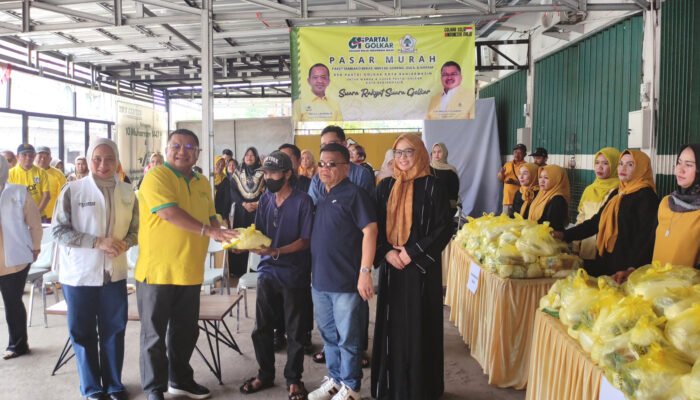 Pasar Murah Golkar Banjarmasin bersama YN’S Center dan KKB Pusat Disambut Antusias Warga