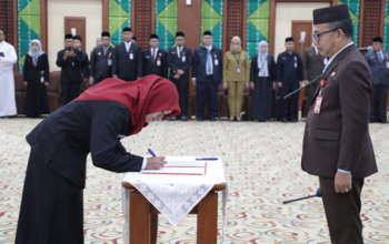 1 35 klm Kontrak Pemprov 9 116 Pejabat Fungsional Pemprov Kalsel di lantik Gubernur H Muhidin