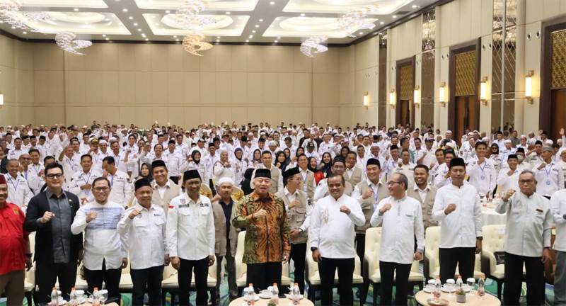 Puji Semangat dan Antusias Pembakal se-Kalsel 1 1 45 klm Kontrak Pemprov 8 Gubernur H muhidin Puji semangat dan atusias pembakal se Kalsel