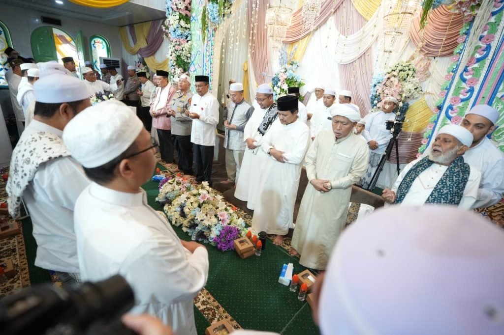 Puluhan Ribu Jemaah di Dalam Pagar Ulu 1 1 utama 5 klm 8 cm haul