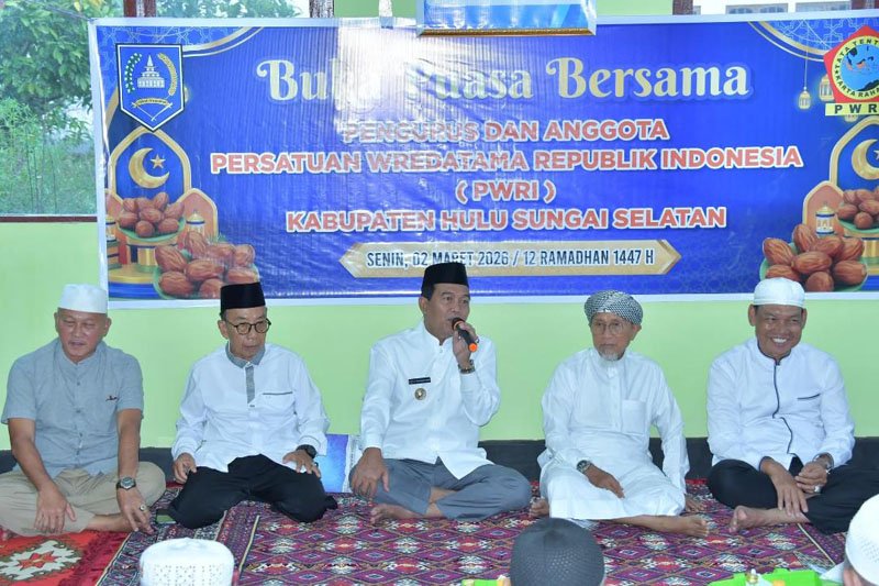 Bupati dan Wabup Buka Puasa Bersama PWRI 1 Hal 12 HSS 1 3 klm 1