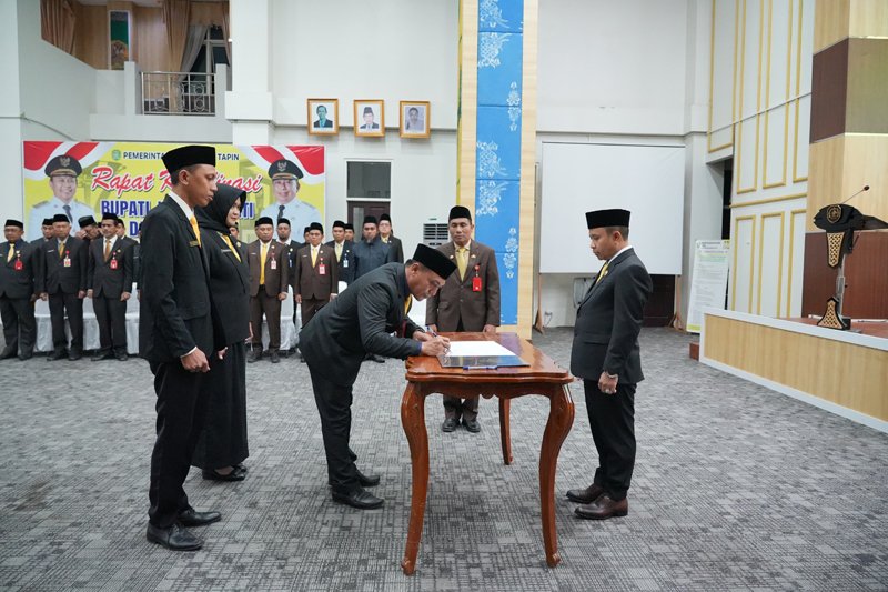 Puluhan Guru Dilantik Jadi Kepala Sekolah 1 Hal 12 Tapin 35 klm 9