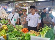 Wabup Pantau Harga Bapokting di Pasar Modern Adaro