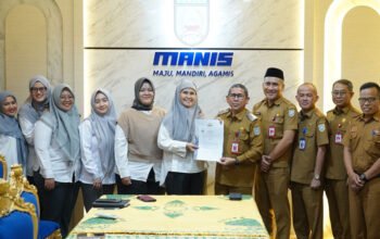 Hal 4 3 KLM Martapura Komitmen transparans