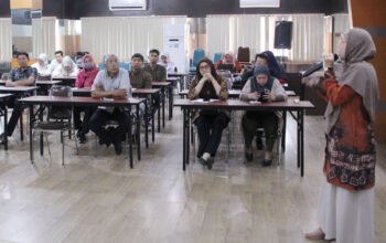 Hal 4 4 KLm Martapura Data Ekonomi