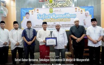 Wali Kota Banjarmasin Sahur Bersama Warga di Masjid Al-Musyarafah 6 Hal 5 3 KLM KOntrak 2