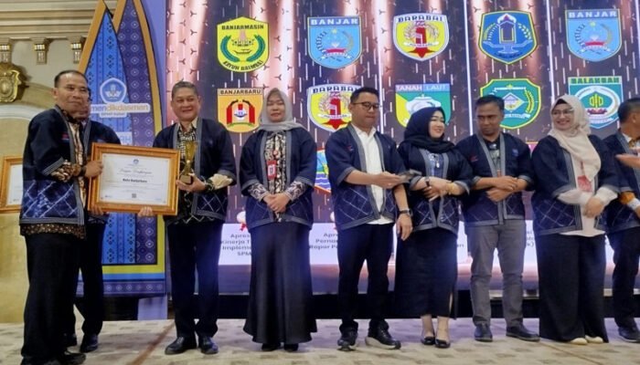 Banjarbaru Raih Penghargaan SPMB Terbaik di BPMP Kalsel Award 2026