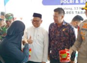 Borong Barang di Pasar Murah, Forkopimda Tabalong Gratiskan Sembako
