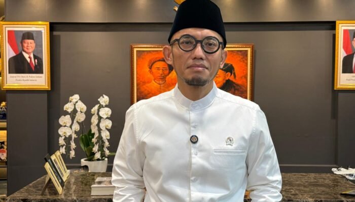 Kemenhaj Imbau Penundaan Keberangkatan Umrah, Pastikan Persiapan Haji Tetap Berjalan