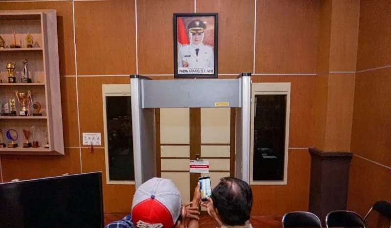 Bupati Pekalongan Fadia Arafiq Dibawa KPK ke Gedung Merah Putih Bersama Dua Orang Lain 1 IMG 20260303 WA0029