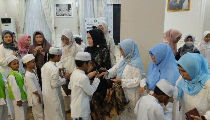 BKOW Kalsel dan DPPPAKB Pererat Silaturahmi Lewat Bukber bersama Anak Panti