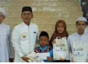 Bank Kalsel Bagikan Sarung Untuk Anak Panti Asuhan