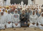Khataman Al-Qur’an Majelis Nur Sulaiman Community Bernuansa Adat Banjar, drg Ellyana Apresiasi Antusias Ibu-Ibu