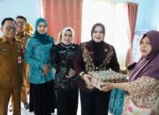 PKK Tapin dan Dinas Sosial Bagikan 12.960 Telur Untuk Anak Berisiko Stunting