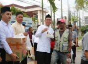 Kemenkum Kalsel Berbagi Takjil, Wujud Kepedulian kepada Masyarakat di Bulan Ramadan