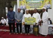 Safari Ramadhan di Lokpaikat, Bupati Tapin Serahkan Hibah Rp200 Juta untuk Masjid Ansharuddin