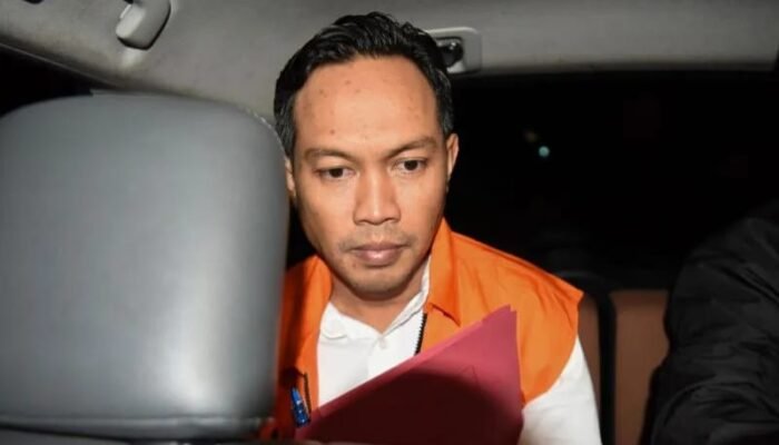 KPK Sebut Usai memeras, Bupati Cilacap akan Kasih THR Rp20-100 Juta