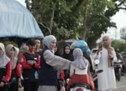 Ketua TP PKK HST dan PMIBerbagi Takjil