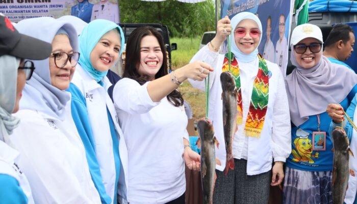 Pasar Rakyat BKOW Kalsel Diserbu Warga Alalak, Sembako Murah Jadi Buruan Jelang Lebaran