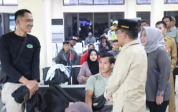 Gubernur Kalteng dan Bupati Kobar Pantau Arus Mudik di Bandara Iskandar 4 IMG 20260316 WA0042