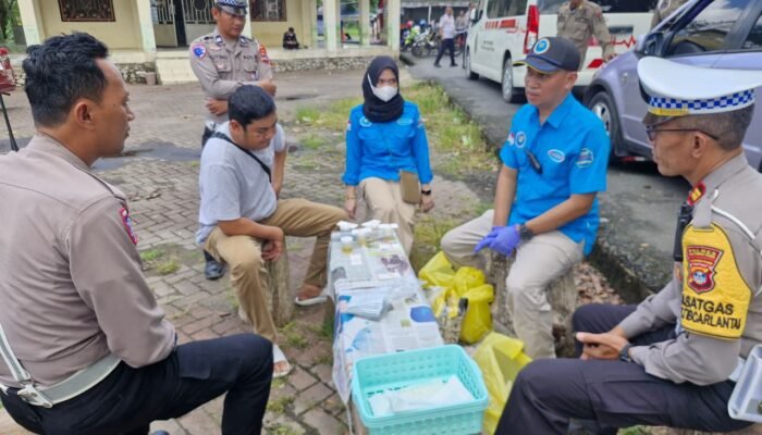 Pastikan Keselamatan Harus Mudik, Satlantas Polres HSU Tes Urine Sopir Angkutan