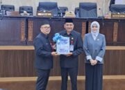 Gubernur Sampaikan LKPj 2025, Angka Kemiskinan Turun, Pertumbuhan Ekonomi Naik
