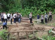 Polres dan Pemkab HST Bangun Jembatan Merah Putih