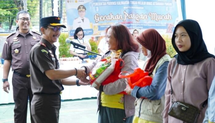 Kajati Kalteng Gelar Pasar Murah