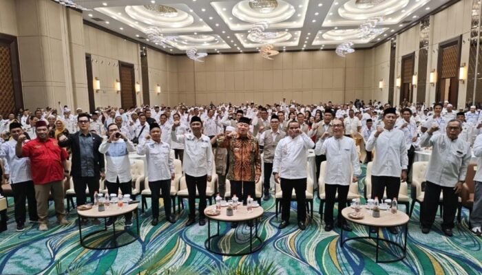 Kakanwil Kemenkum Kalsel Berikan Penguatan Pos Bantuan Hukum di Hadapan Kepala Desa se-Kalimantan Selatan