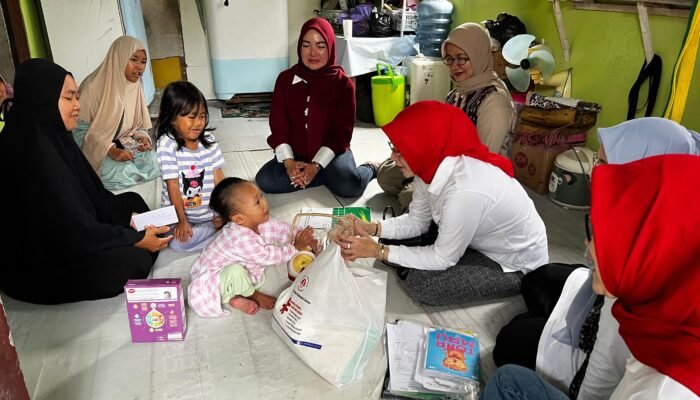 YJI Kalsel Sambangi Anak Penderita Jantung Bawaan, Salurkan Bantuan dan Edukasi Keluarga Pasien