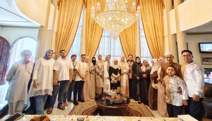 Hangatnya Silaturahmi Idulfitri 1447 H di Kediaman Pendiri Kalimantan Post