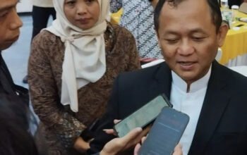 1 2 klm sekjen golkar