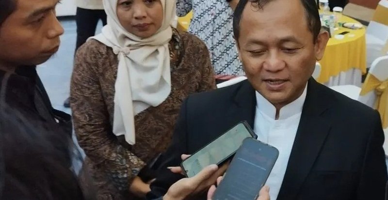 1 2 klm sekjen golkar