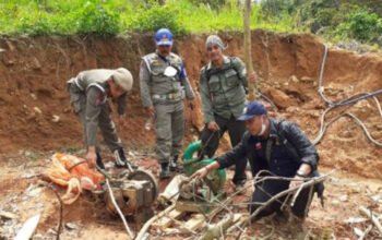 Penambang Emas Ilegal di Hutan Banjar “Kocar-kacir” 4 1 2 klm tambang emas