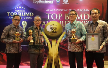 1 3 klm Kontrak Pemprov 14 Gubernur raih penghargaan Top Pembina BUMD