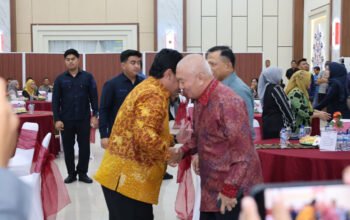 1 35 klm Kontrak Pemprov 15 Gubernur H Muhidin dan Pangdam Tambun Bungai ramah tamah