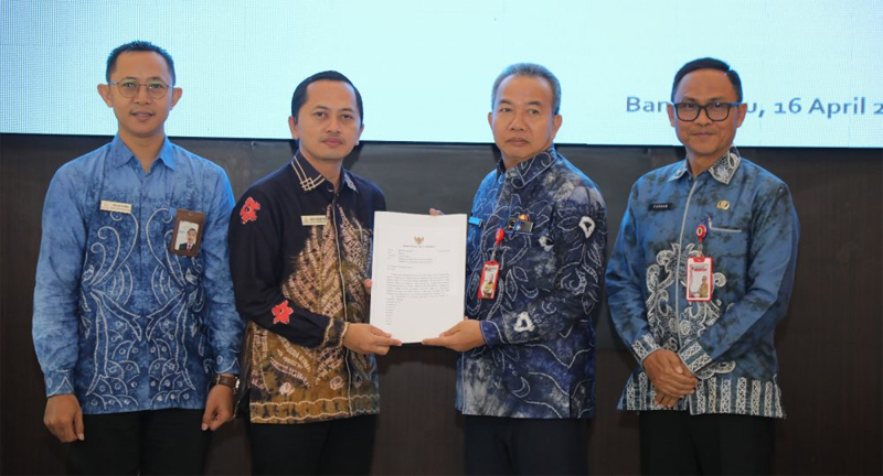 1 35 klm Kontrak Pemprov 16 Pemprov Kalsel terima penilaian lamadministrasi