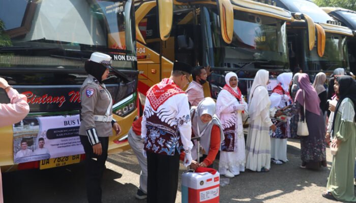 Ratusan Jemaah Membawa “Iwak Rabuk Haruan”