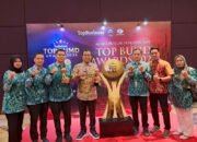 Bupati HSS dan Direktur Tirta Amandit Raih Penghargaan TOP BUMD Awards 2026