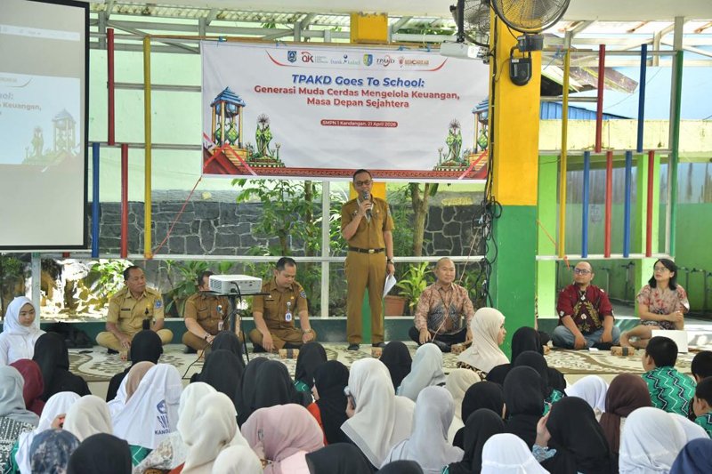 Hal 12 HSS 1 3 klm 15