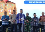 Andi Rudi Latif Buka Pesona Budaya Mappanre Ritasi’e di Pantai Pagatan
