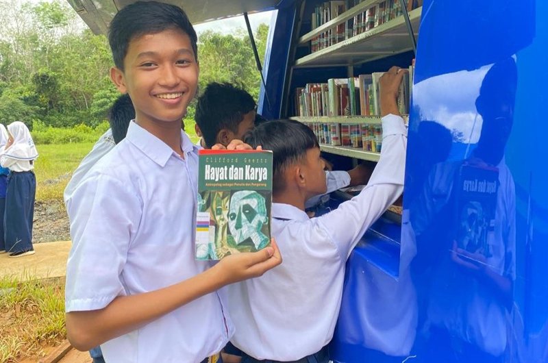 Hal 4 4 KLm Martapura Perpustakaan keliling