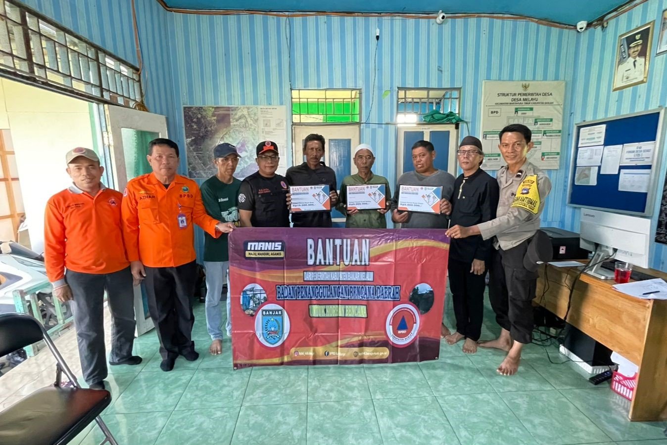 Hal 4 4 KLm Martapura Salurkan bantuan